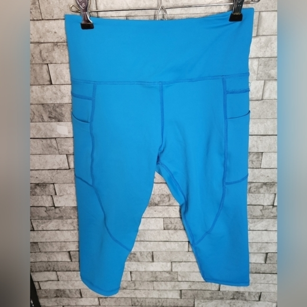 Zyia Active size 4 blue leggings cropped high rise